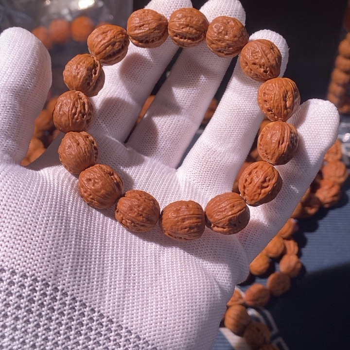 文玩核桃手串……23