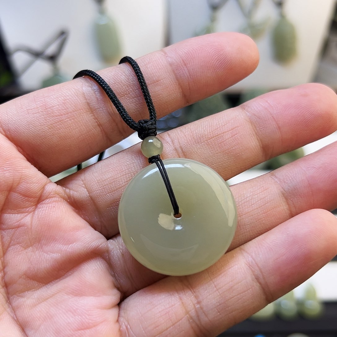 吊坠(赠链)未镶嵌和田玉666