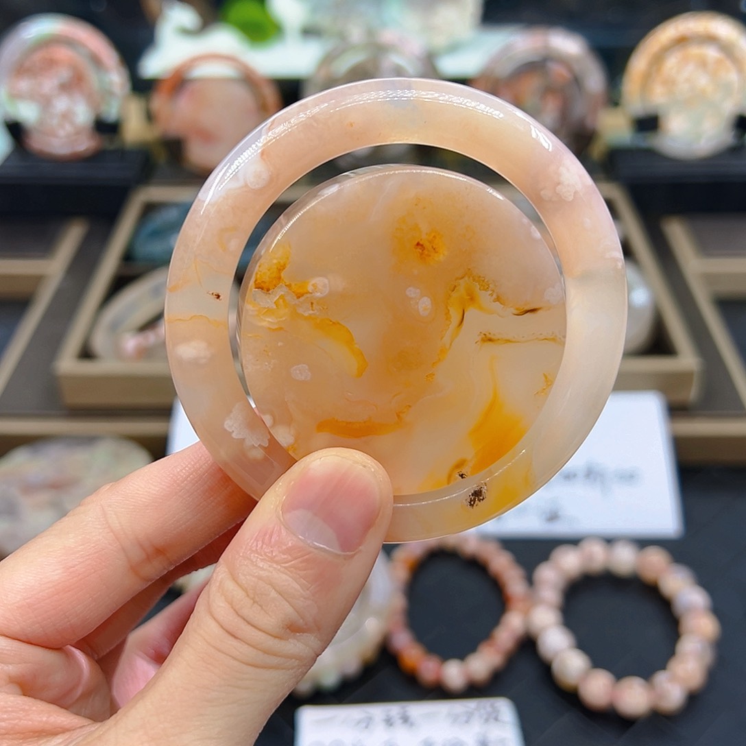 石英质玉手镯未镶嵌55