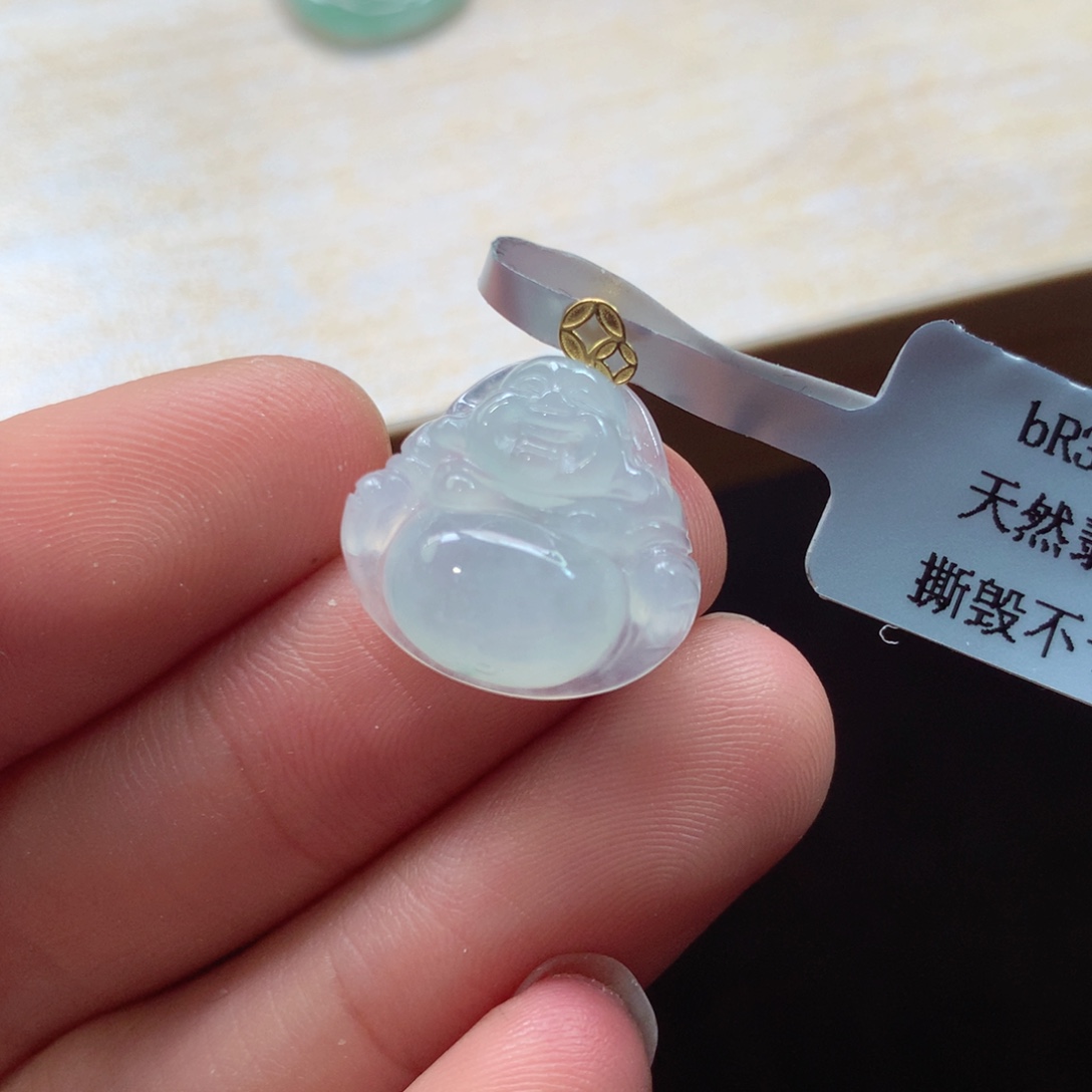翡翠18K金镶嵌颈饰吊坠