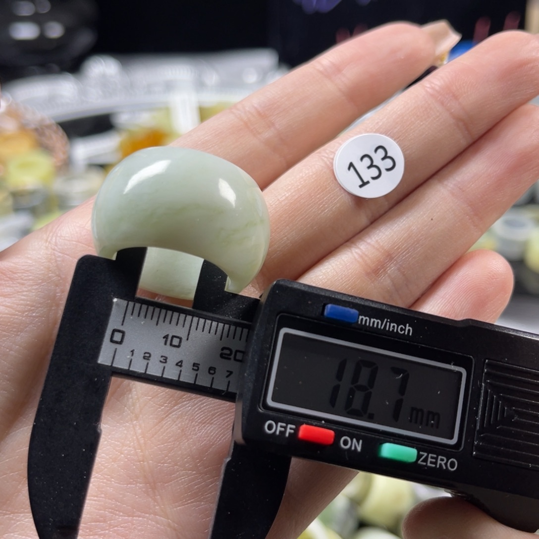 蛇纹石玉未镶嵌戒指