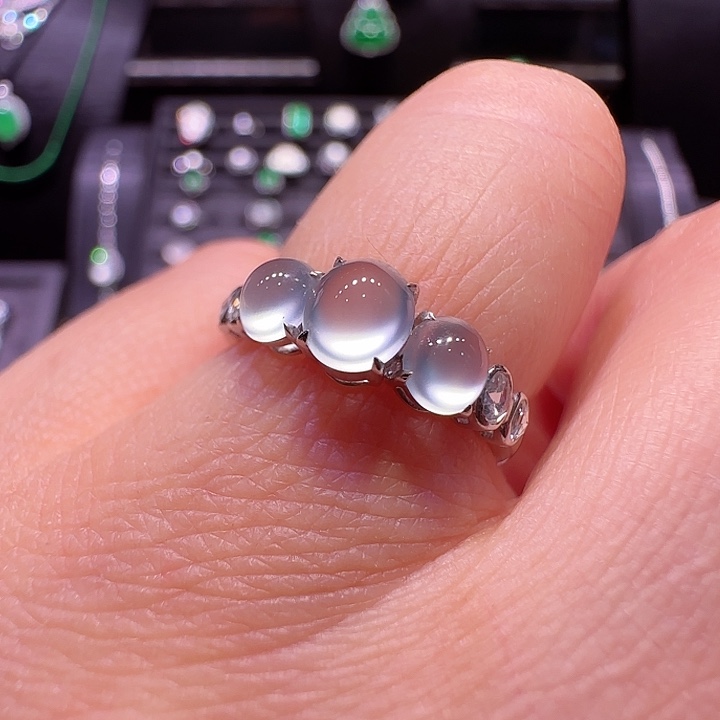 翡翠戒指18K金镶嵌戒指