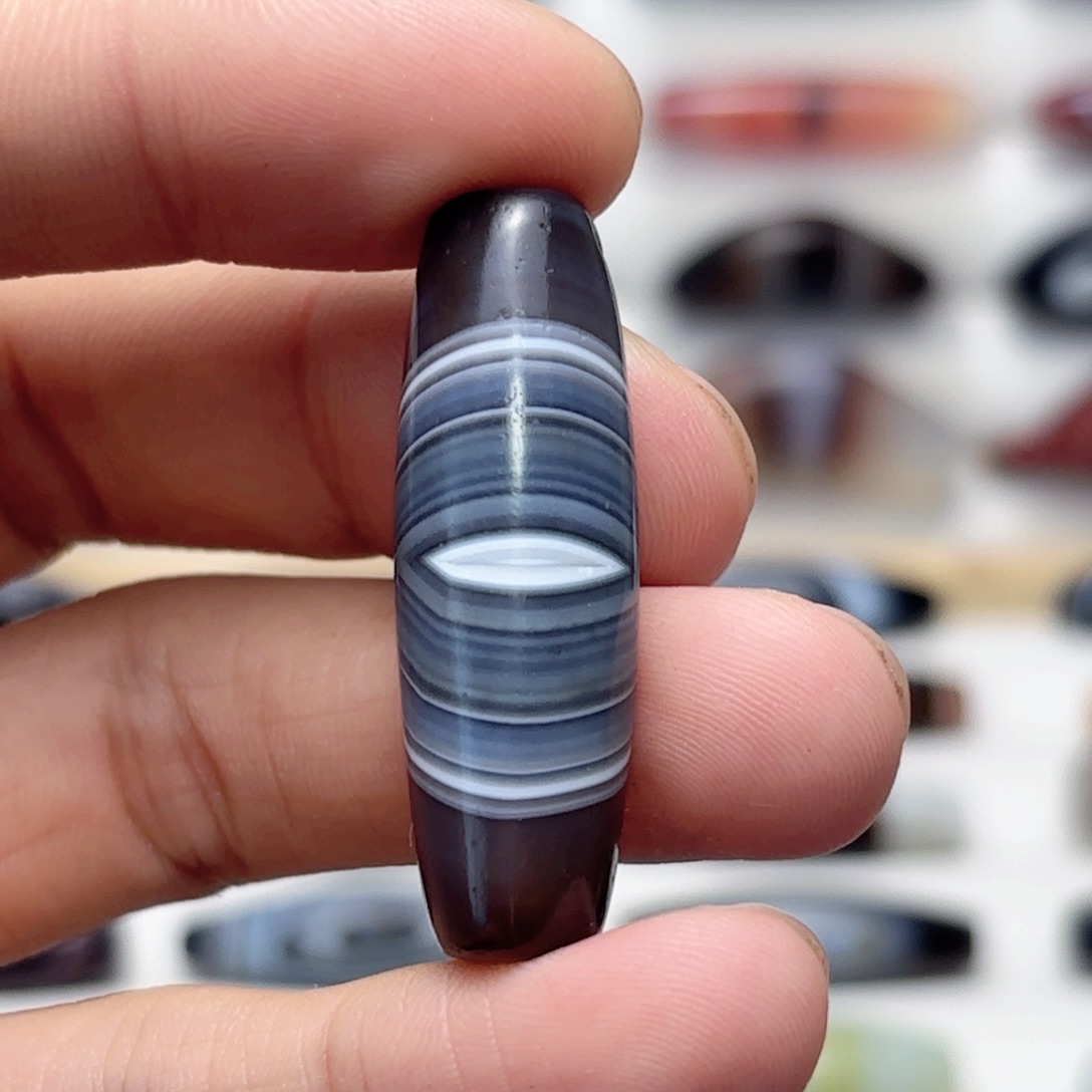 敬***往玛瑙/玉髓吊坠未镶嵌1