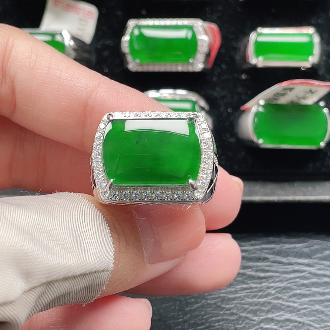 翡翠银S925镶嵌戒指天然A货翡翠没运费险4016