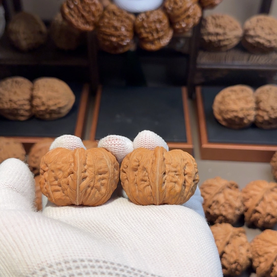 文玩核桃把件₩42尺全品元宝