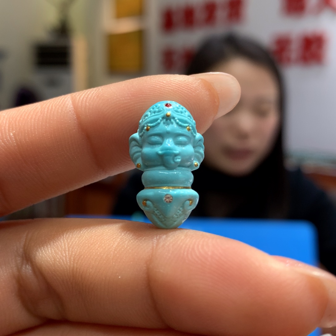 绿松石配饰未镶嵌