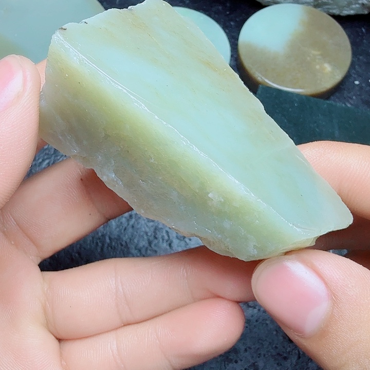 未镶嵌和田玉（糖玉）珠宝奇石