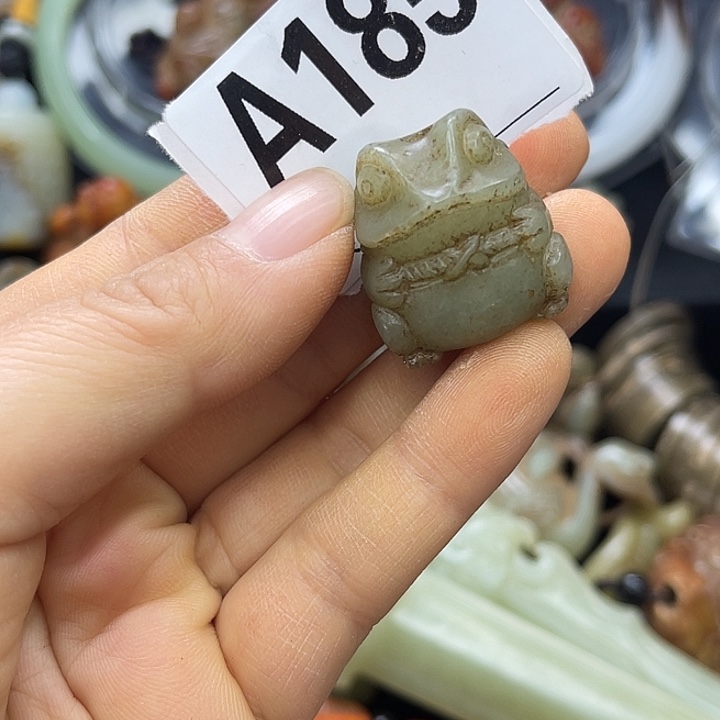 蛇纹石玉未镶嵌挂件