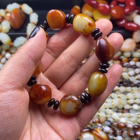 和田玉颈饰未镶嵌