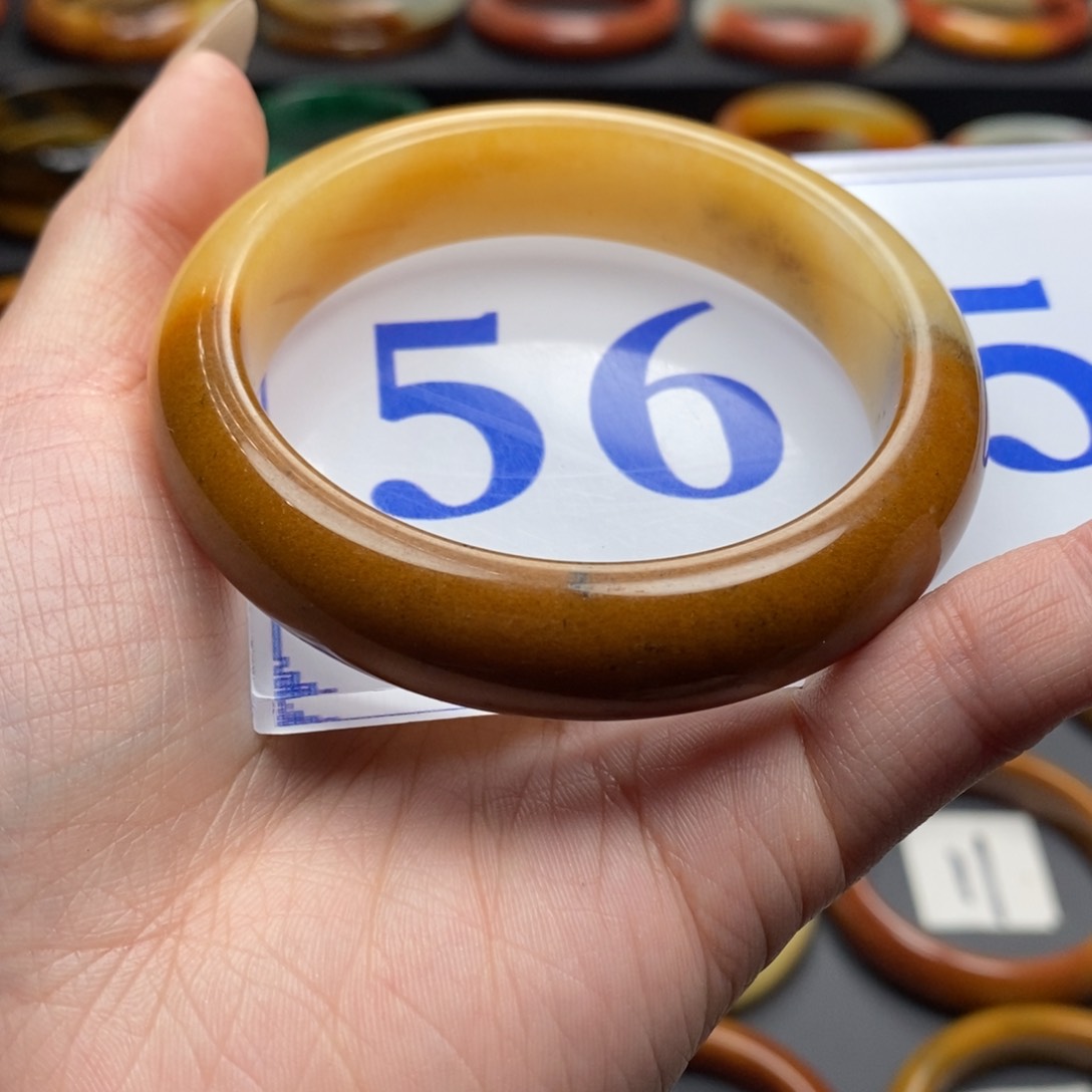 石英质玉（黄龙玉）手镯未镶嵌