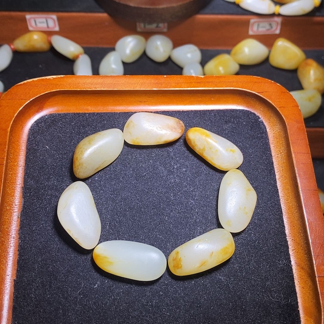 和田玉未镶嵌手链