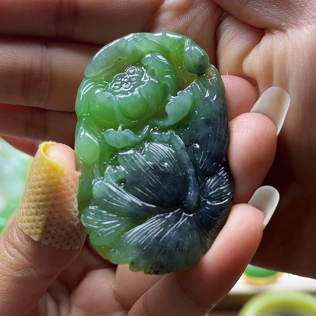 和田玉吊坠未镶嵌