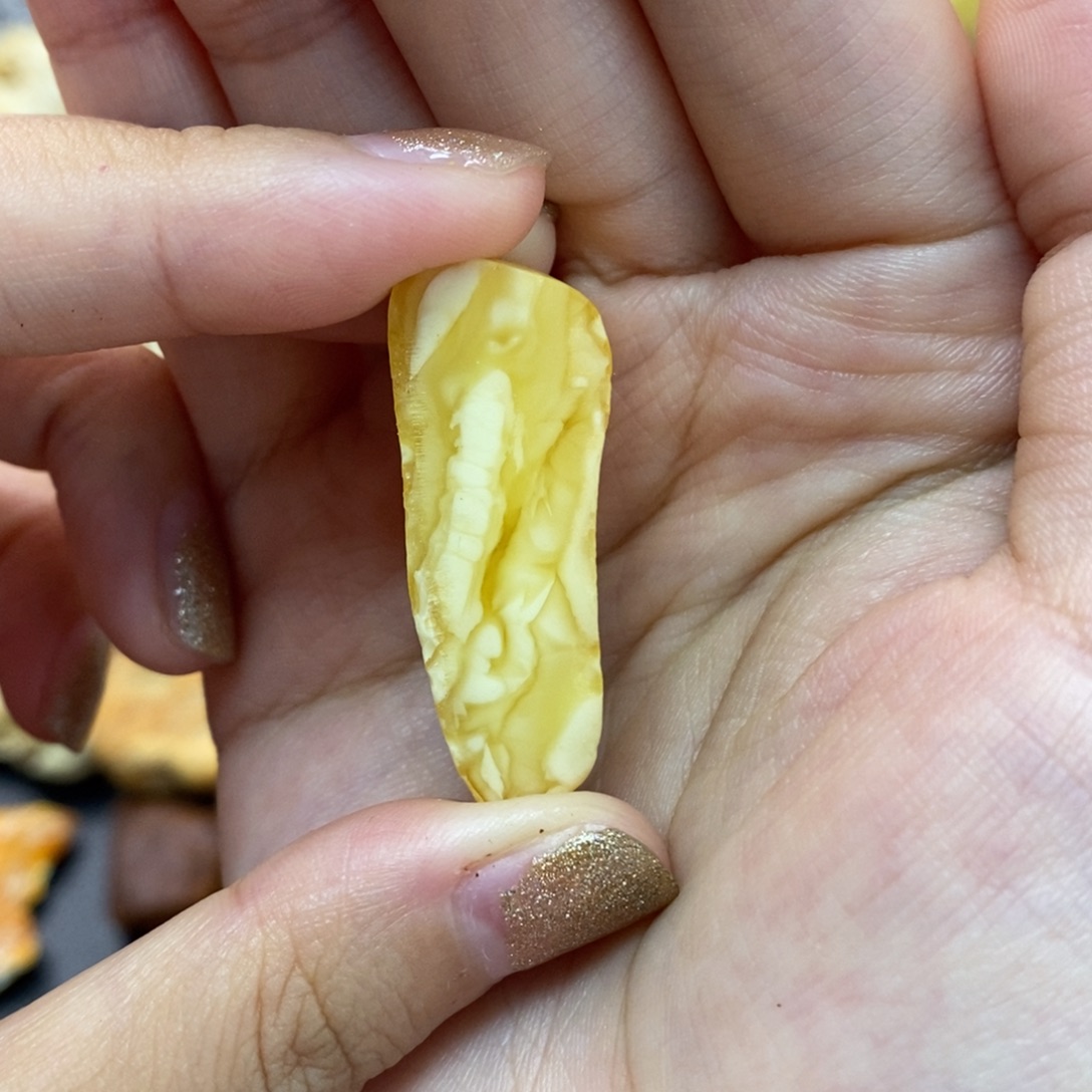 定制琥珀未镶嵌蜜蜡