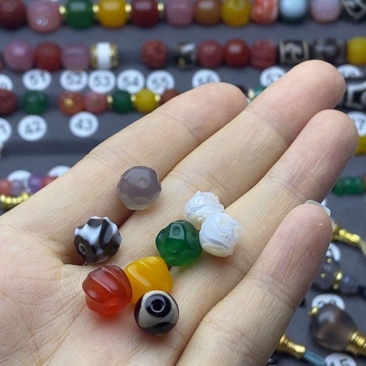 南红玛瑙未镶嵌挂件