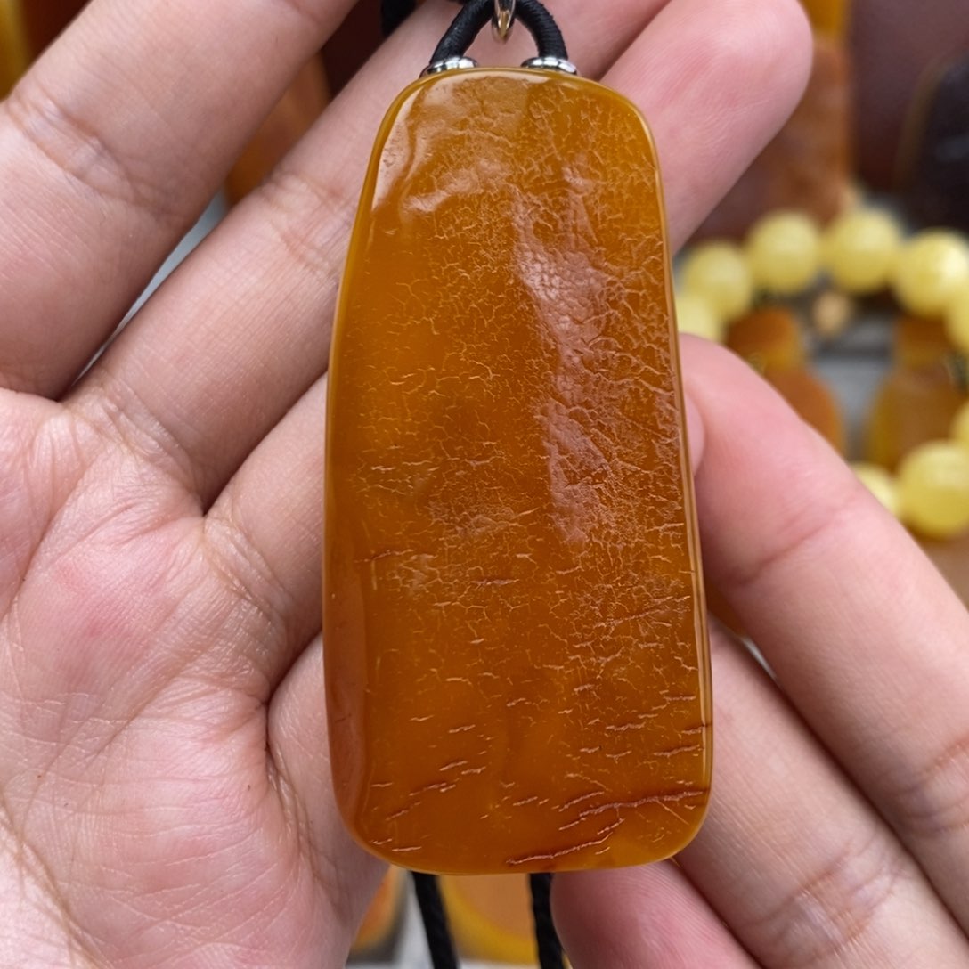 琥珀吊坠(赠链)未镶嵌