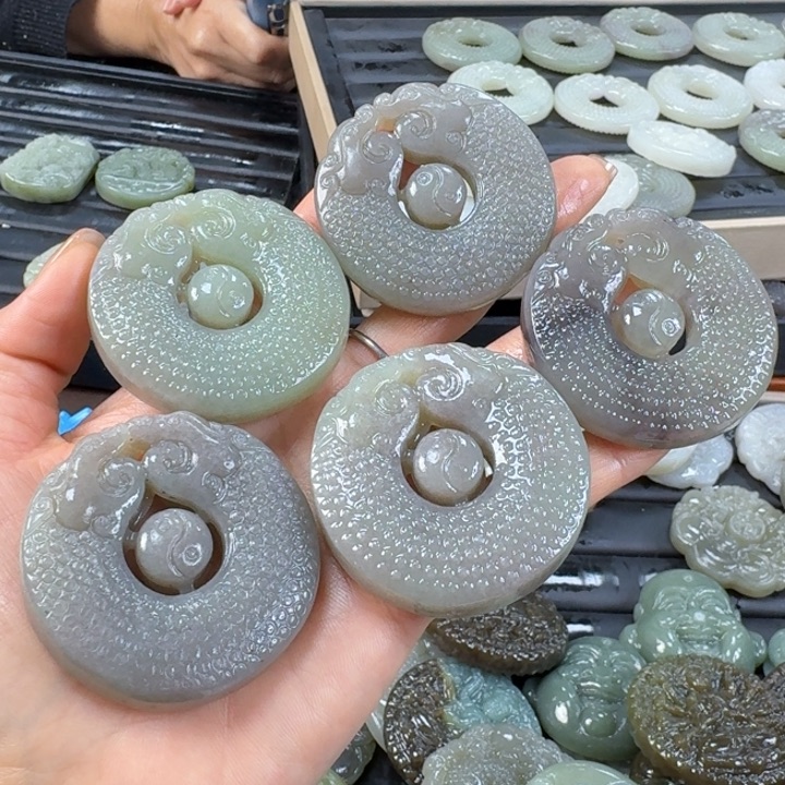 颈饰未镶嵌和田玉发其一