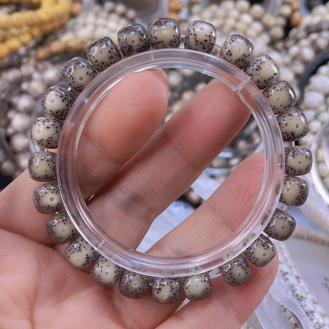 星月菩提手串石玉料糯冰黑冰大眼睛尺寸8.5