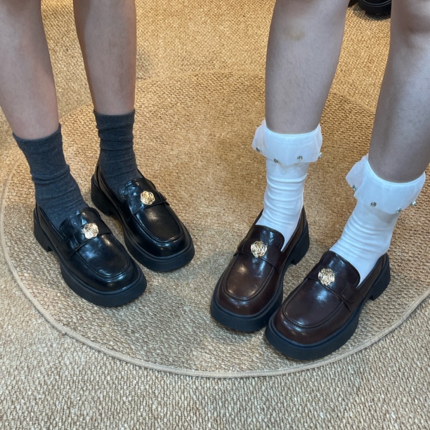 山茶花厚底英伦风乐福鞋女黑色软底粗跟复古单鞋新款