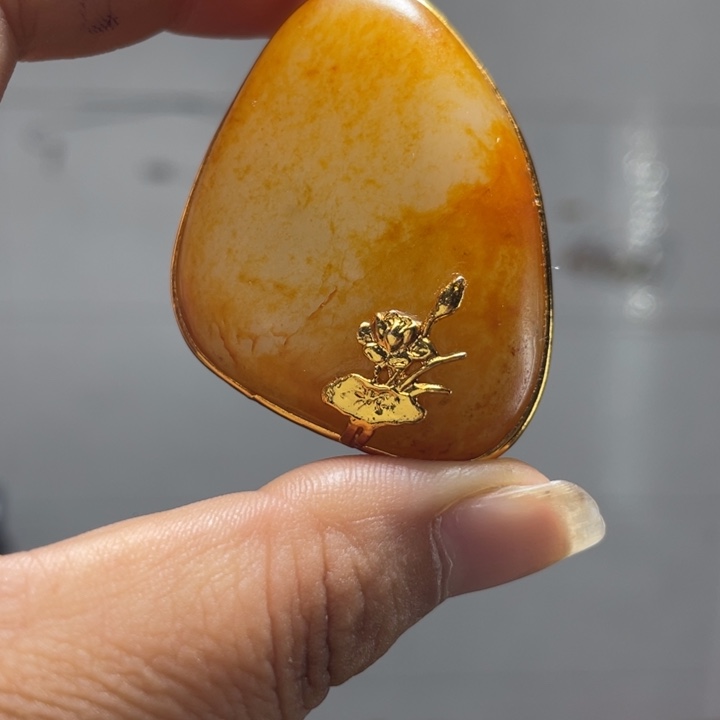 和田玉未镶嵌把件