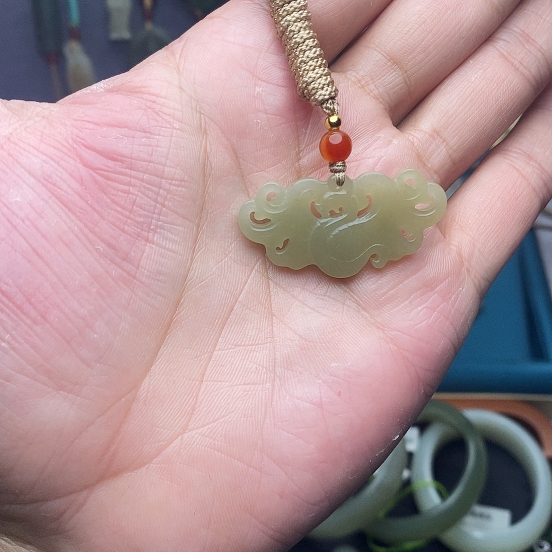 和田玉未镶嵌颈饰