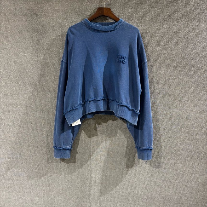 未使用 MIU MIU/缪缪 （pm）短款圆领卫衣 全新s码/0607