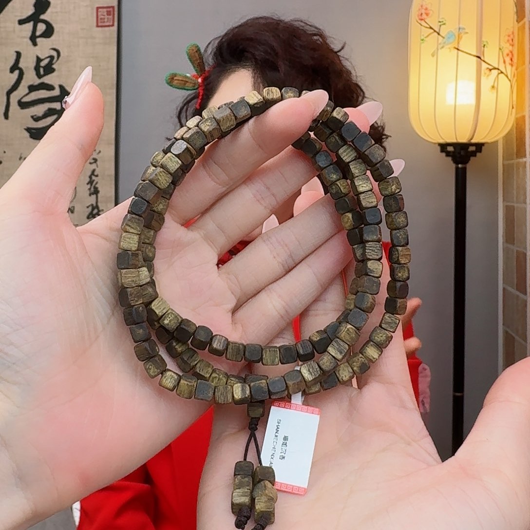 沉香手串海南乌身圆叶方糖多圈随形