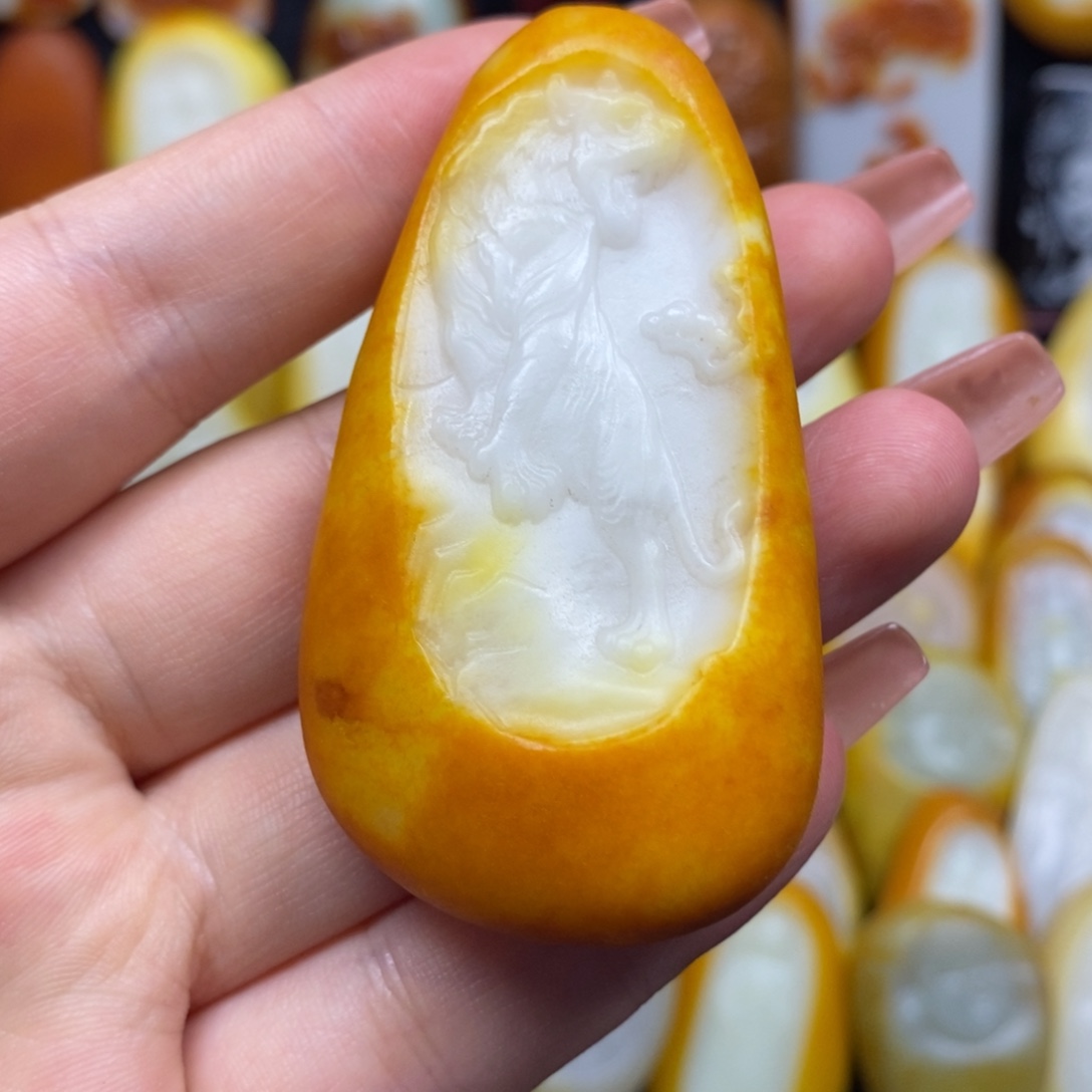 剩***气和田玉未镶嵌颈饰