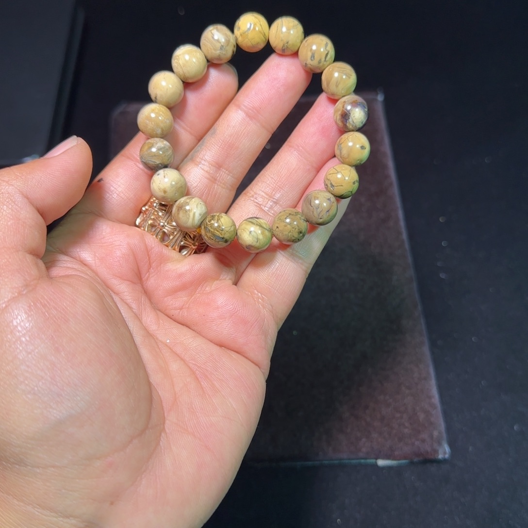 琥珀未镶嵌裸石琥珀