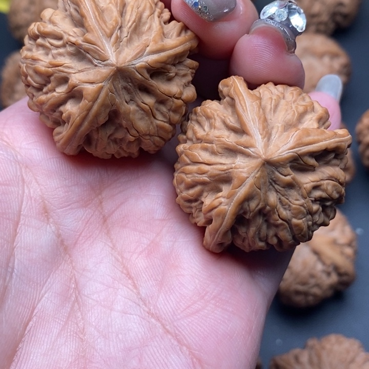 文玩核桃吊坠你****哥三棱