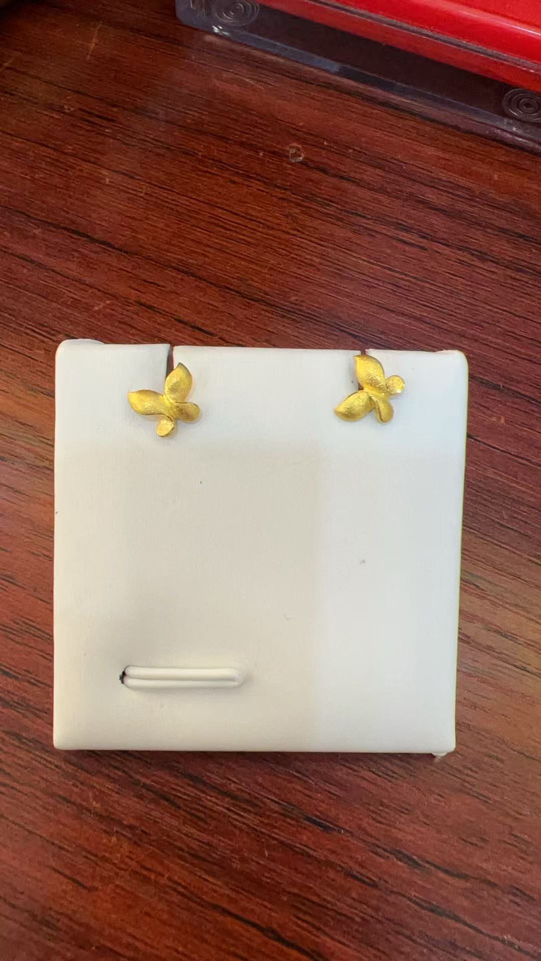 红飞珠宝足金耳饰
