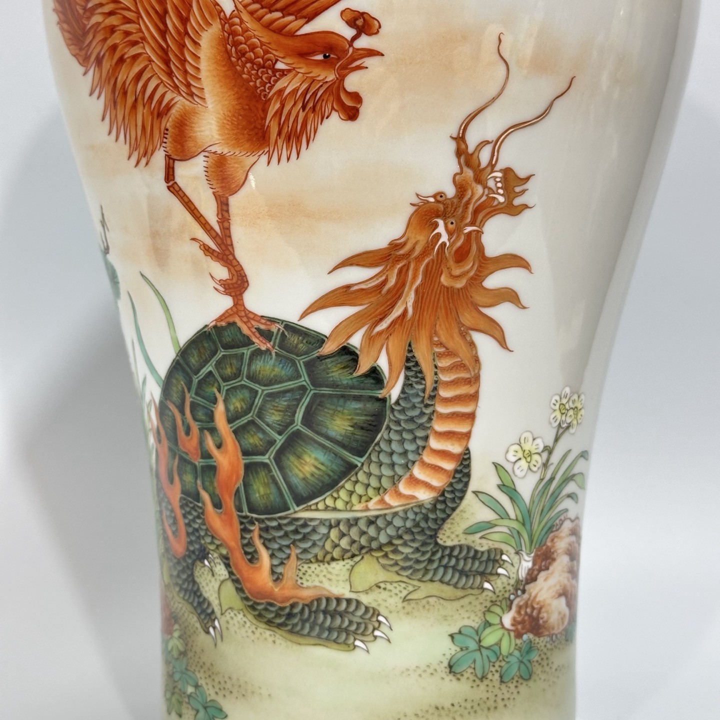 精品珐琅彩陶瓷梅瓶