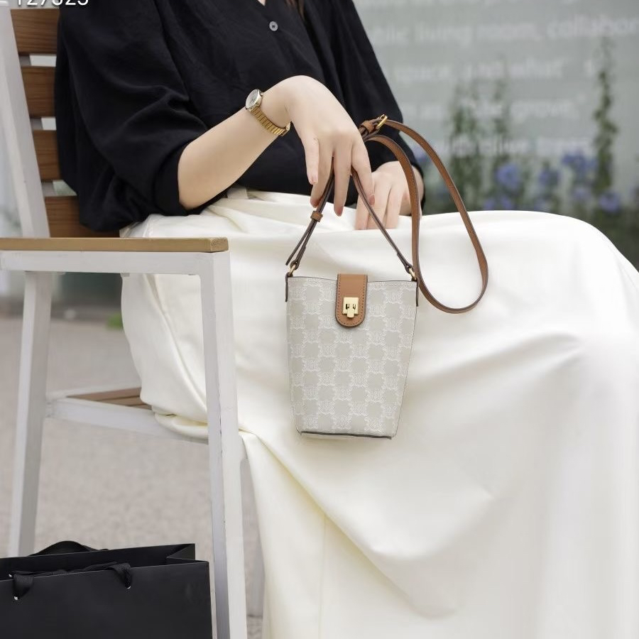 632新款轻奢高品质手机包