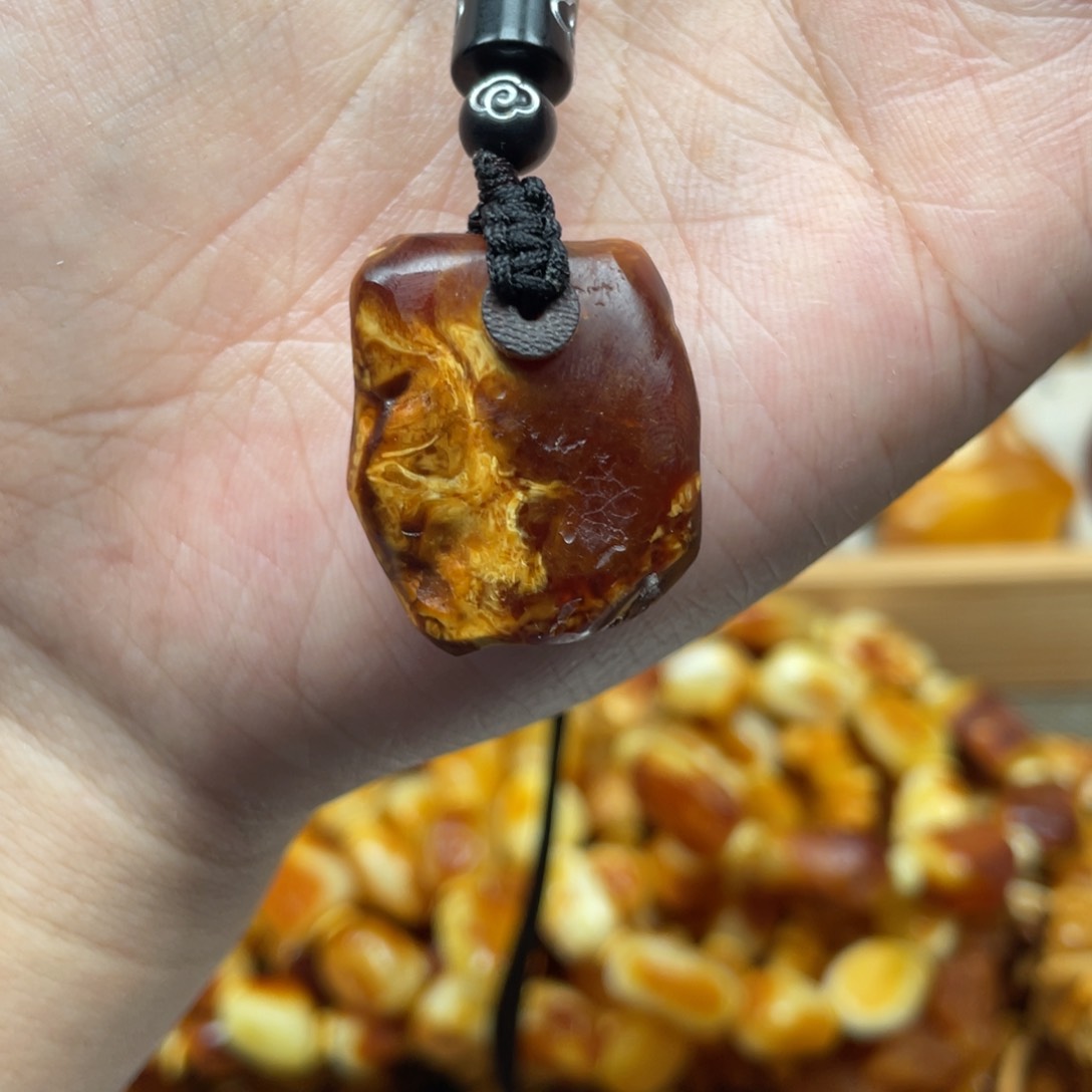 琥珀珠宝奇石未镶嵌