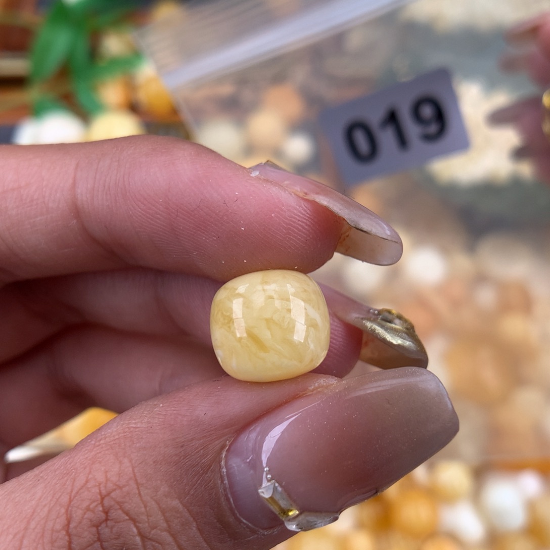 琥珀珠宝奇石未镶嵌11.3 