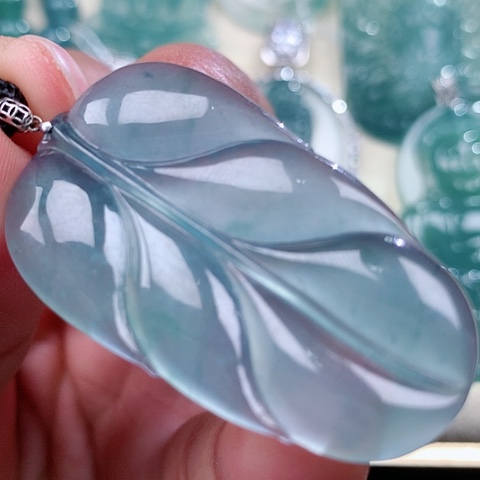 【闪购商品】翡翠颈饰18K金镶嵌天然翡翠