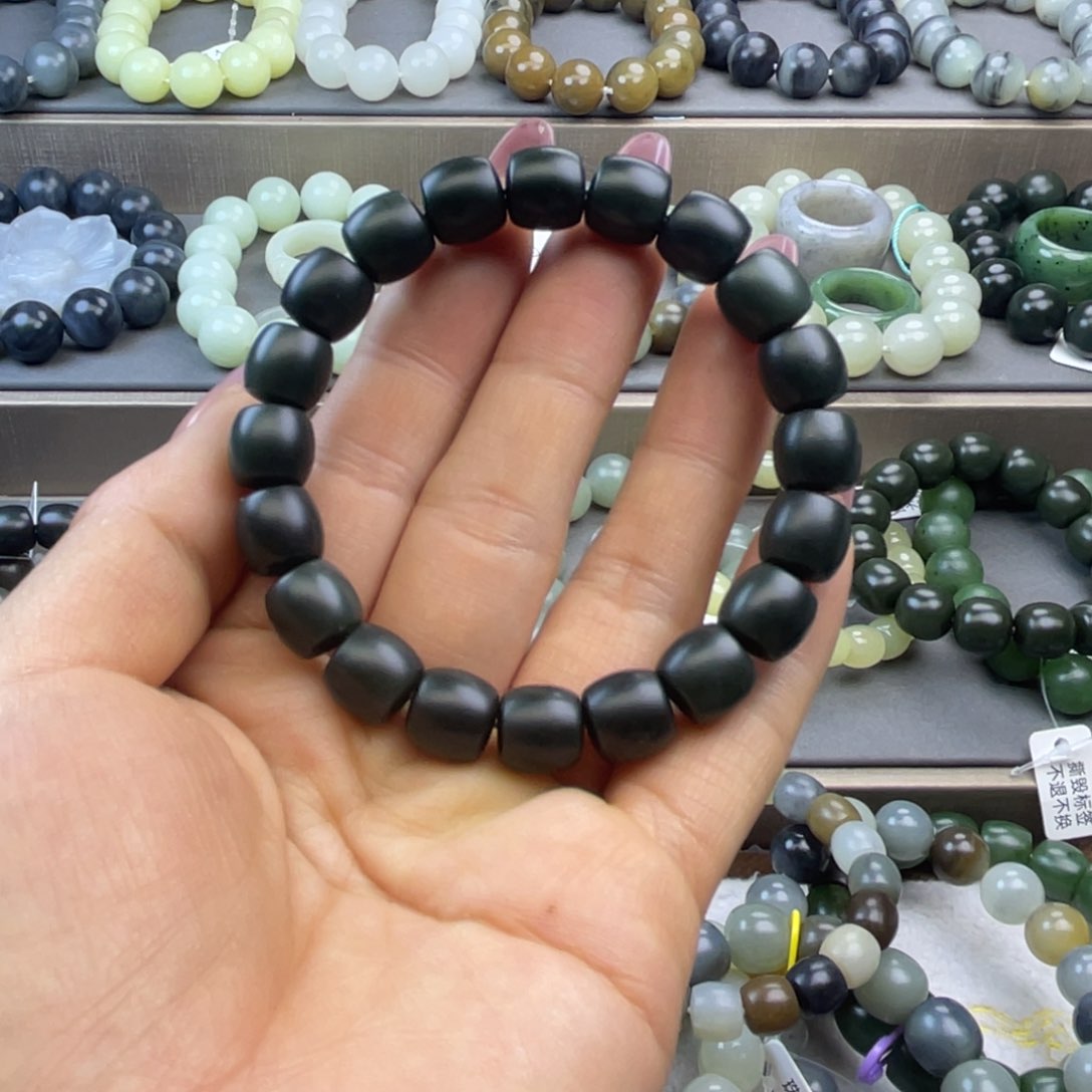 未镶嵌和田玉手链