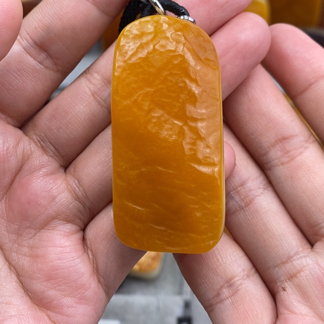 琥珀吊坠(赠链)未镶嵌