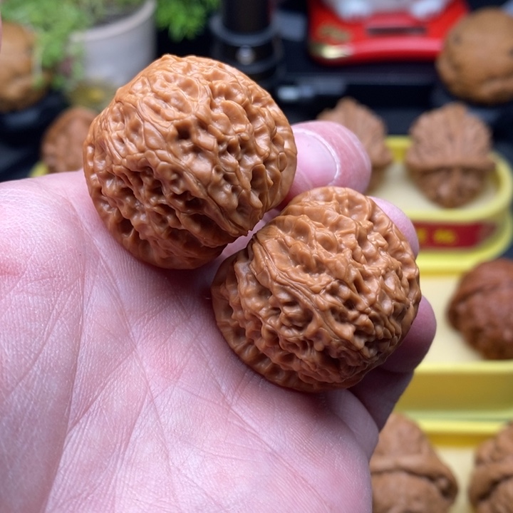 【闪购商品】文玩核桃吊坠龙眼元宝