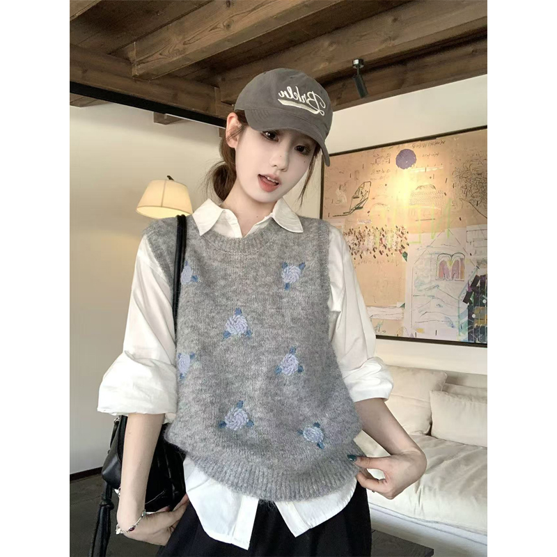 花朵刺绣叠穿针织马甲圆领套头女2025新款时髦洋气无袖背心