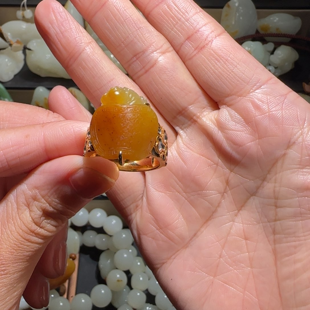 和田玉戒指18K金镶嵌用****8
