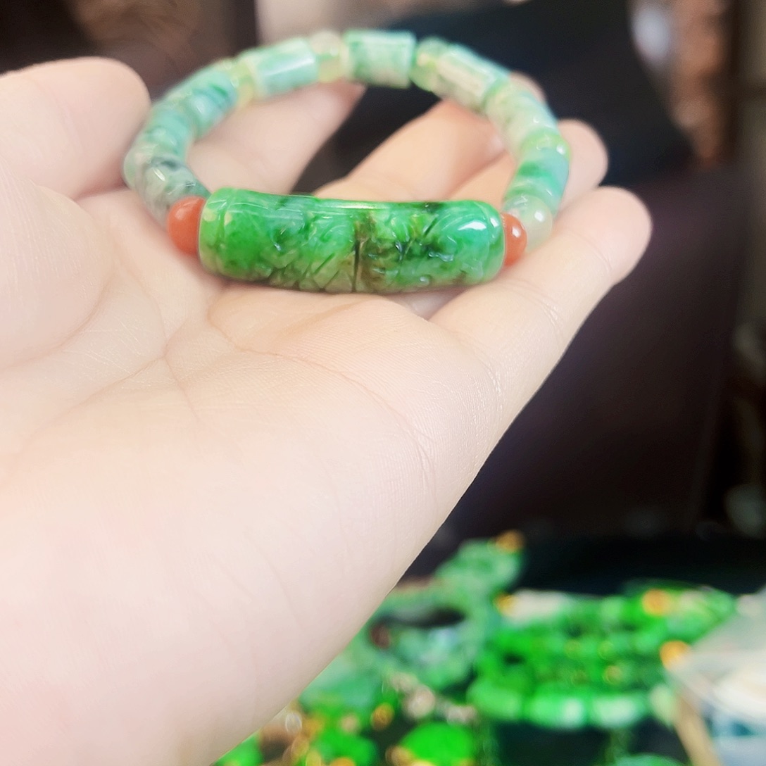 翡翠颈饰未镶嵌手链