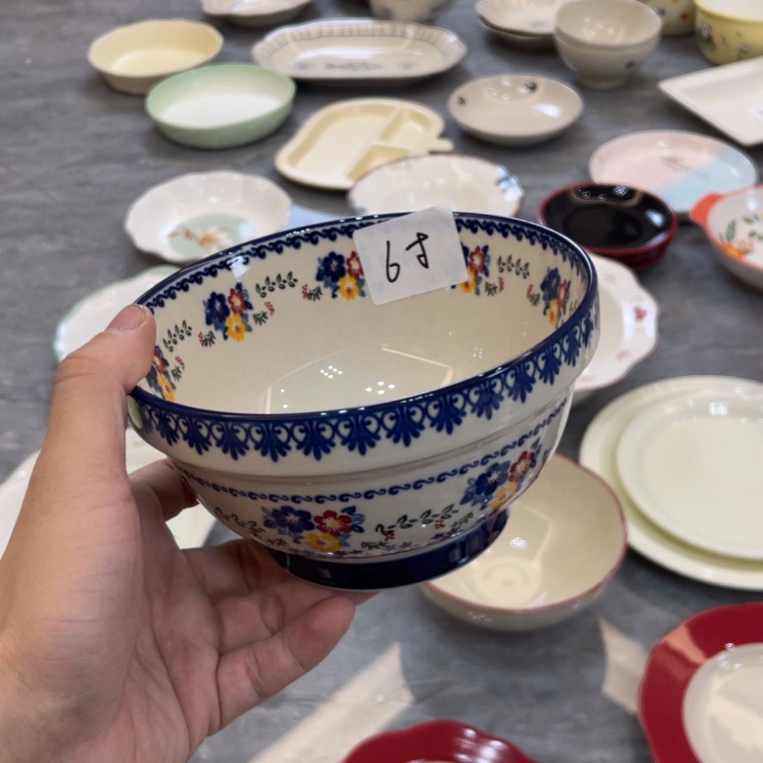 陶瓷微瑕餐具介意勿拍，满18飞！