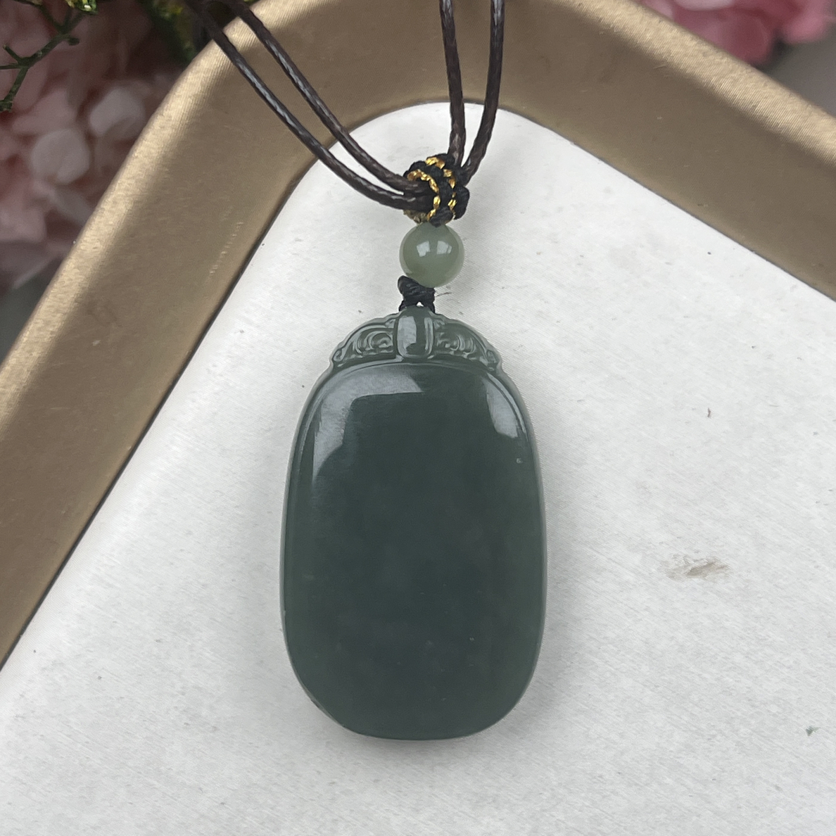 和田玉卡40-25mm无事牌吊坠编号086