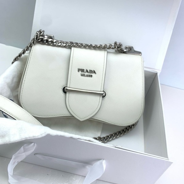 95新/普拉达/市场价22000/包包/250215XZ0015