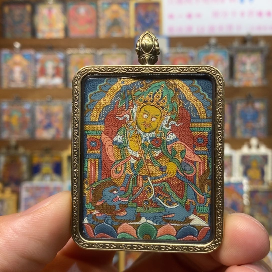 吊坠罗布财宝天藏卡唐卡