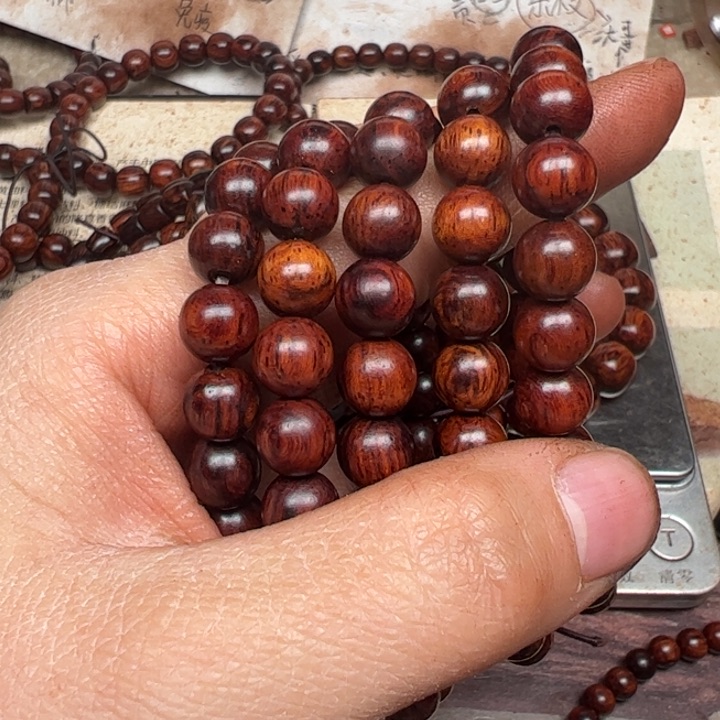 藤类降真香08-108 圆珠海南红降纹路玉化微瑕