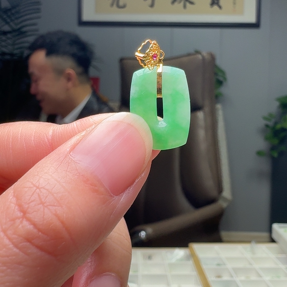 翡翠18K金镶嵌吊坠(不含链)天然