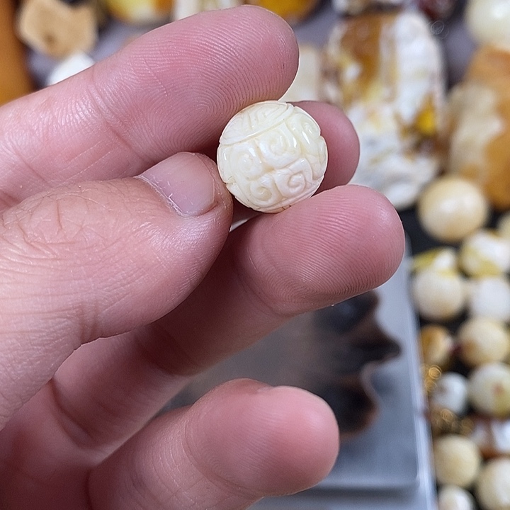 琥珀未镶嵌珠宝奇石我