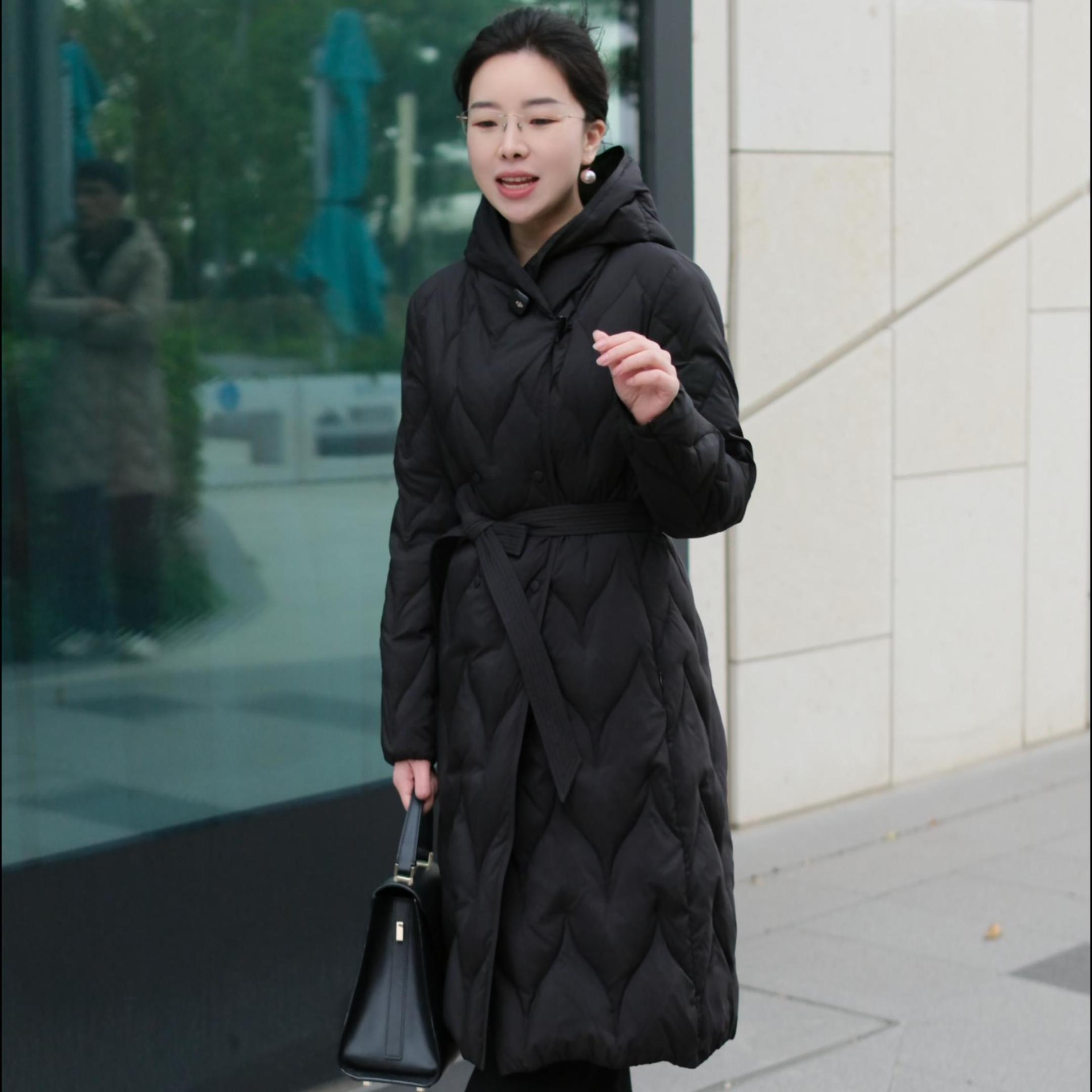 90%白鹅绒服休闲松弛感中长款连帽羽绒服女冬季五防面料CYC57235