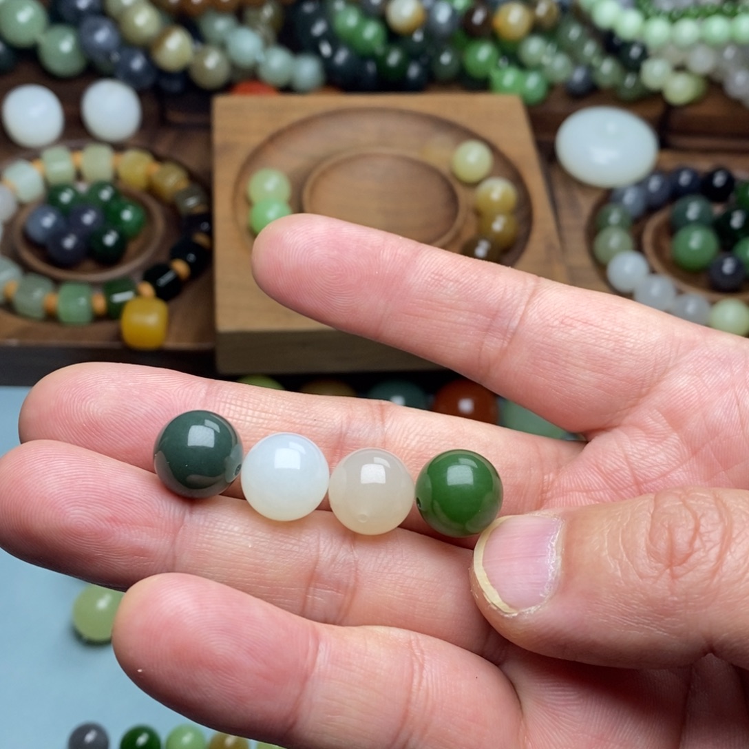 *****和田玉散珠卡12×4颗